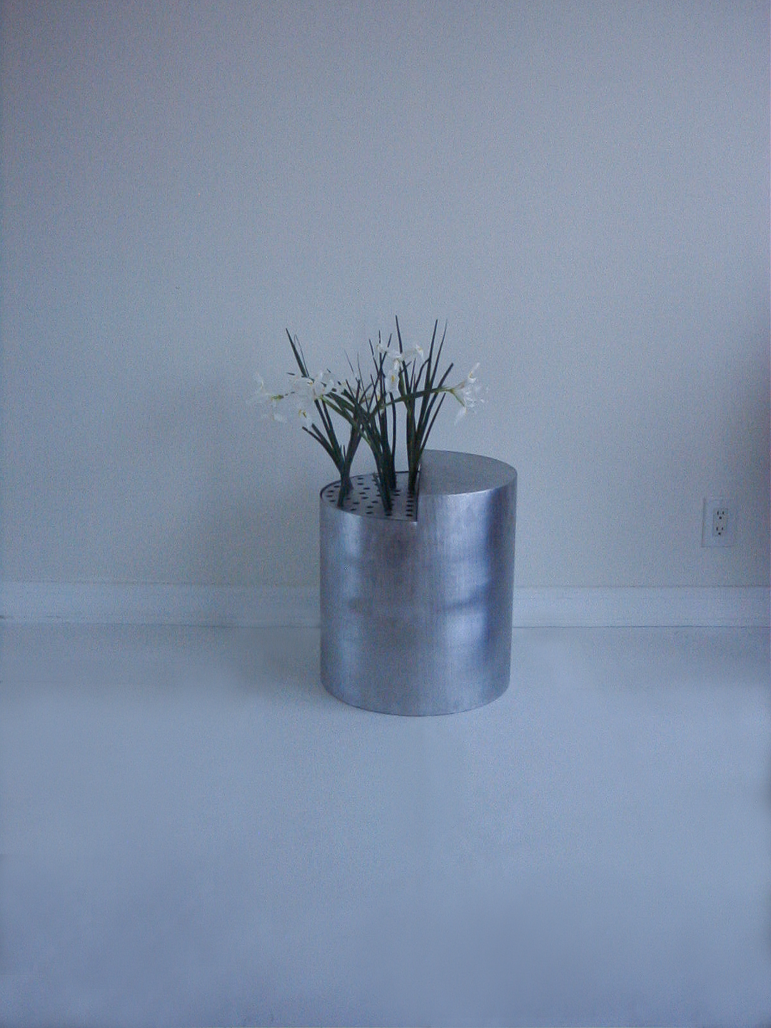 Vase Table
