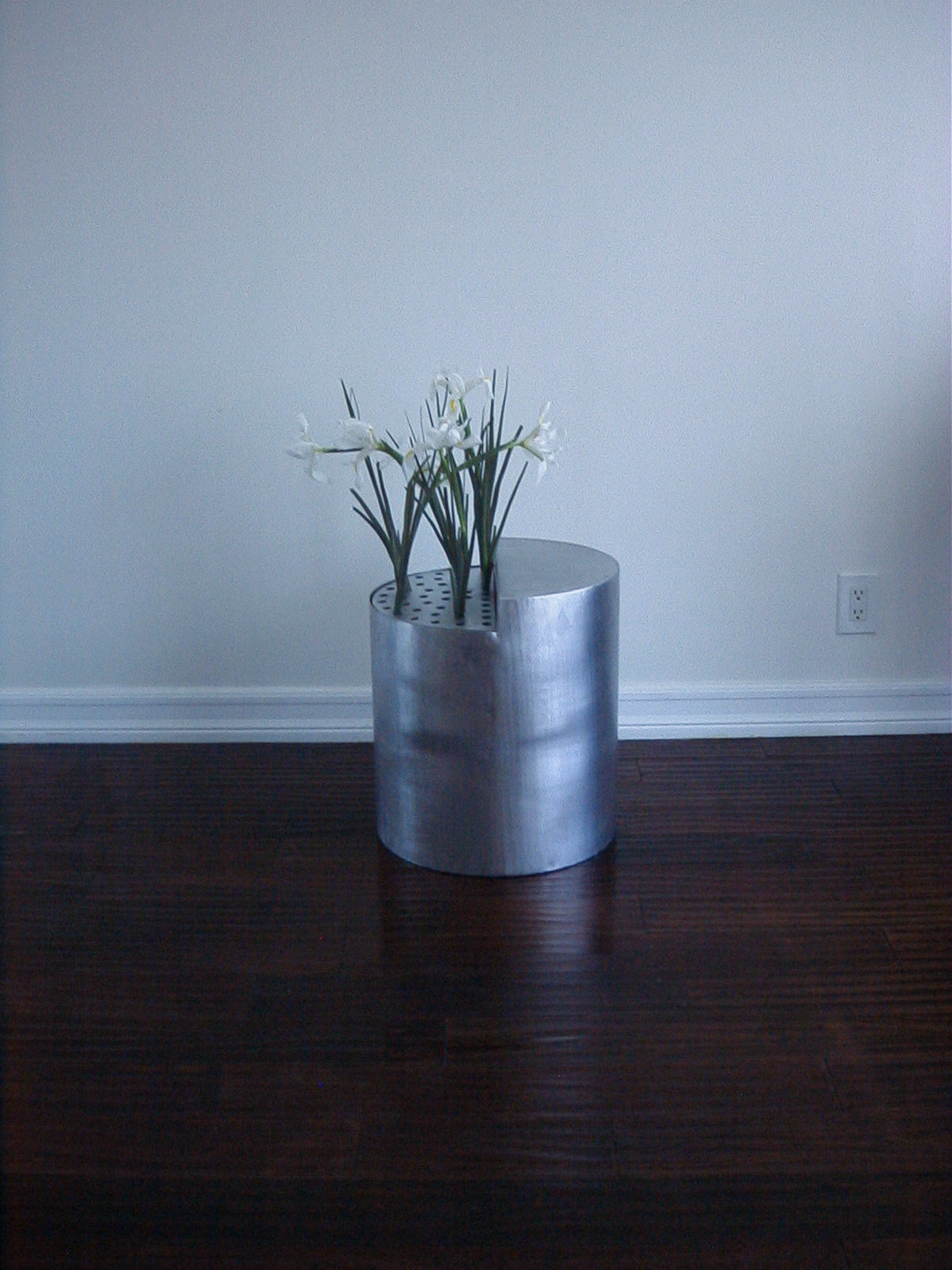 Vase Table